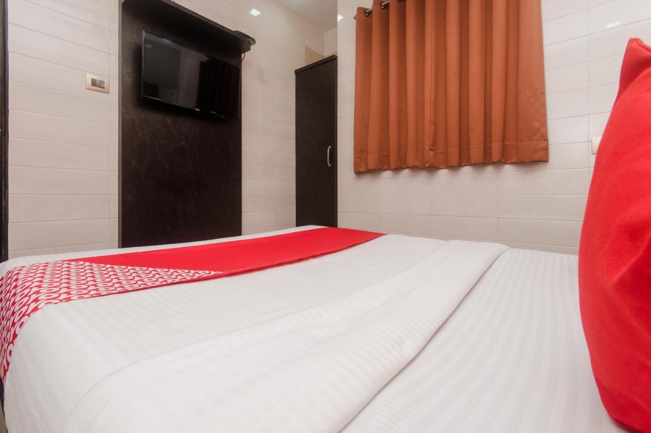 Vaccinated Staff - Oyo 22055 Dadar Residency Hotel มุมไบ ภายนอก รูปภาพ